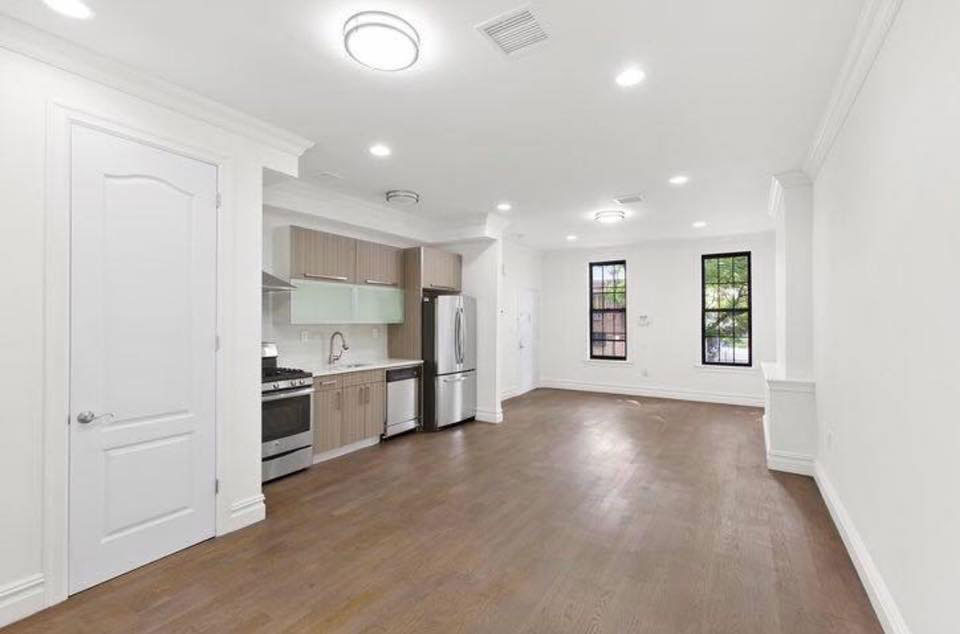 Kitchen renovation by Art-Tech Construction Corp